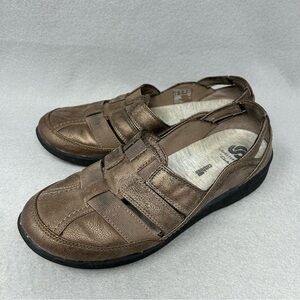 CLARKS Cloudsteppers Soft Cushion Slip On Comfort Walking Shoe Women’s Size 7.5W